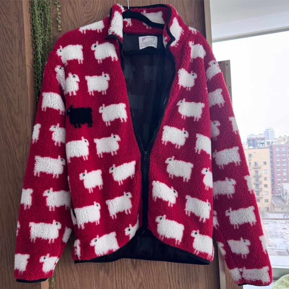 WARM & WONDERFUL SHEEP SHERPA JACKET DIANA RED - Picture 3 of 5